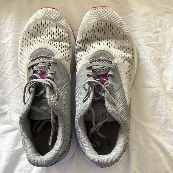 New Balance Shoes - Picture 2 of 4